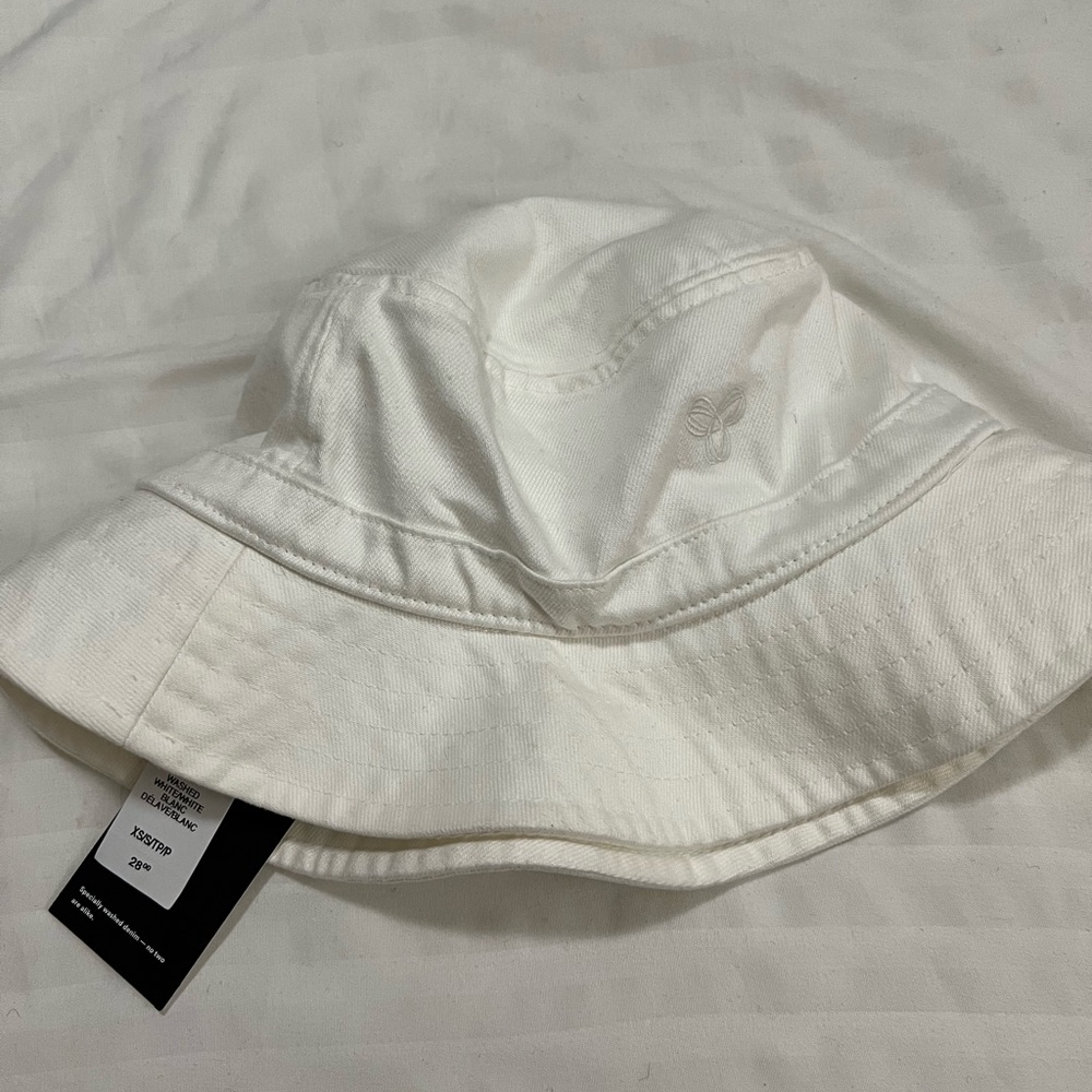 aritzia tna wash white bucket hat